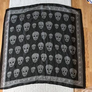 Square skull scarf